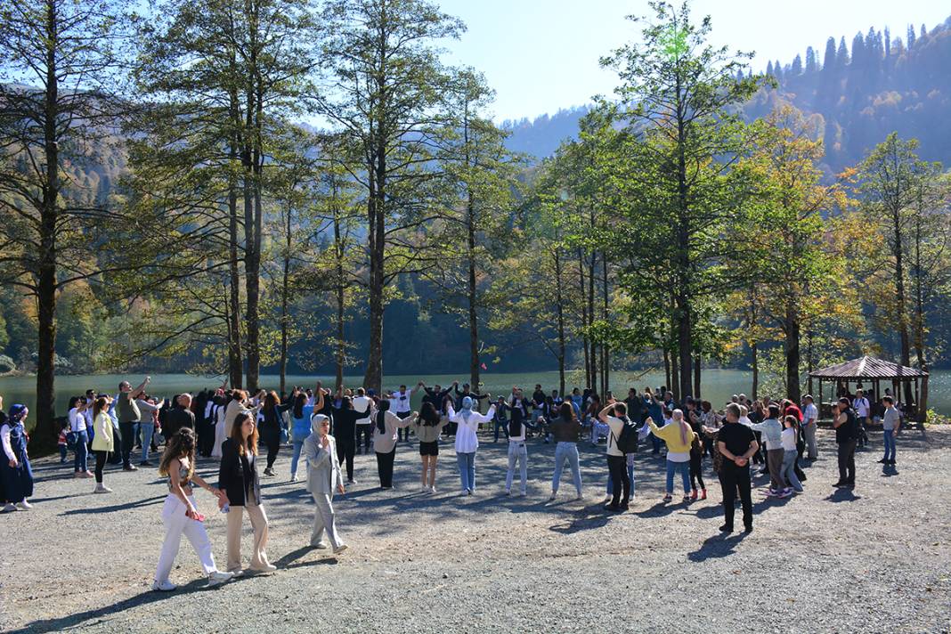 Artvin’in saklı cenneti Borçka Karagöl Tabiat Parkı'na yoğun ilgi 21